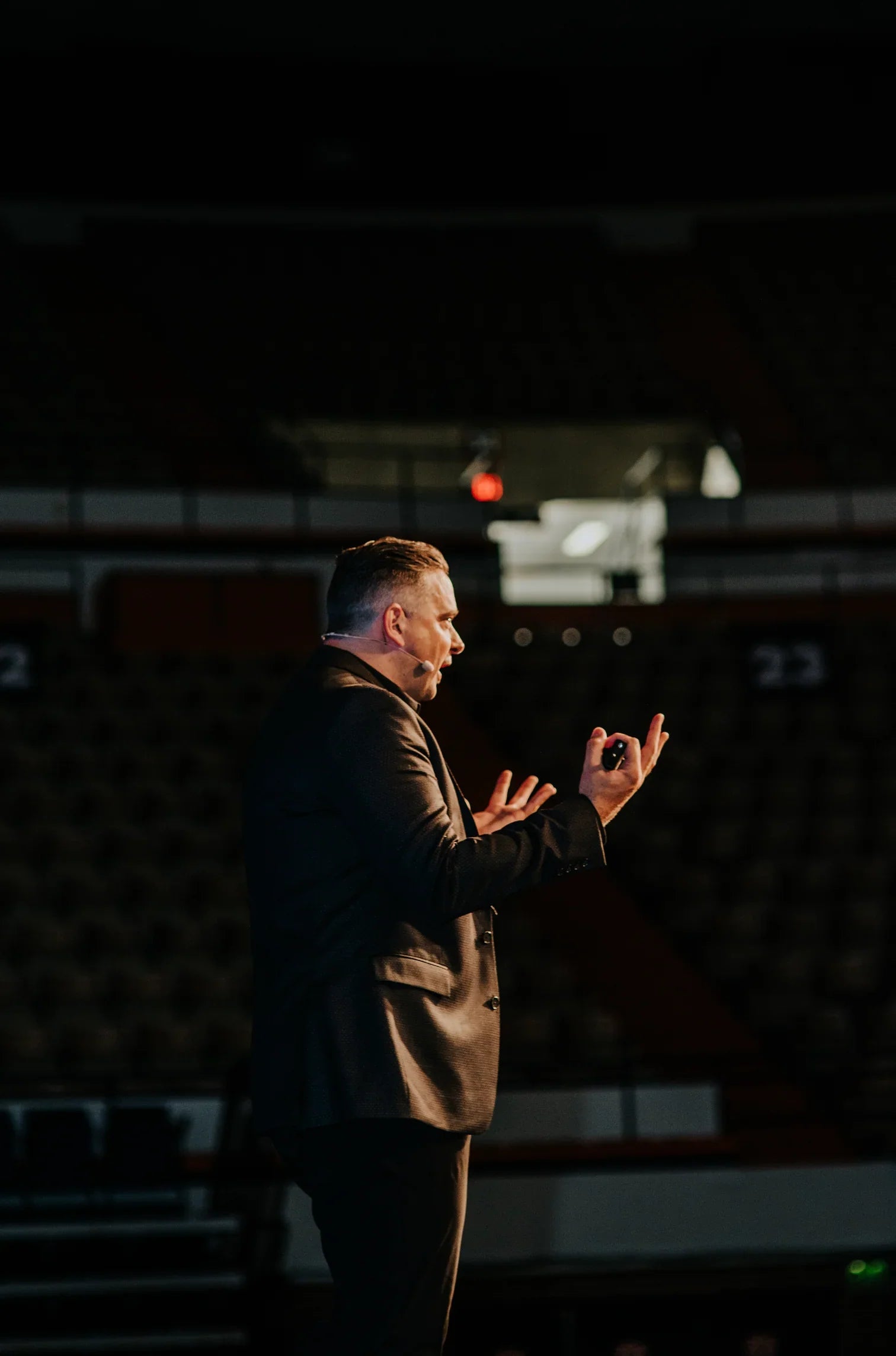 Why an Interactive Keynote Speaker Changes Everything at Corporate Events